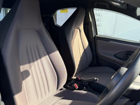 2020 Toyota Yaris - photo 14