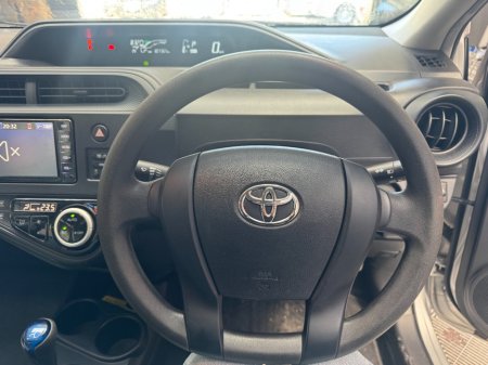2021 Toyota Aqua - photo 8