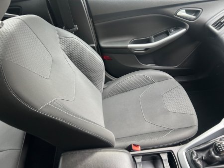 2016 Ford Focus - photo 14