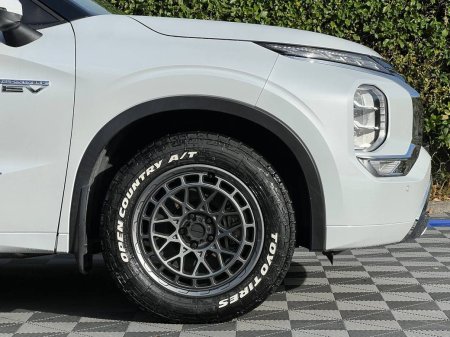 2023 Mitsubishi Outlander - photo 10