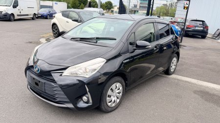 2019 Toyota Vitz - photo 2