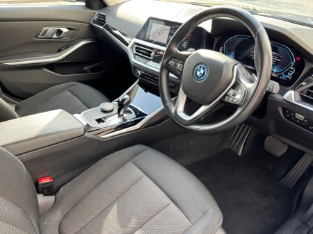 2021 BMW 3-Series - photo 11
