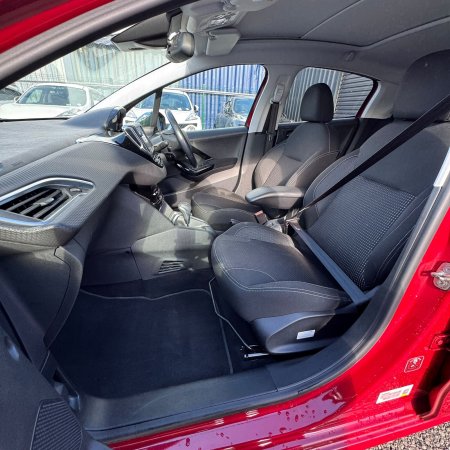 2017 Peugeot 208 - photo 30