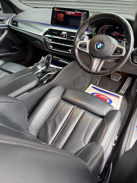 2021 BMW 5-Series - photo 17