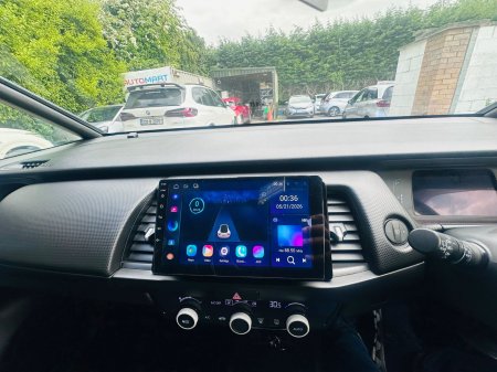 2020 Honda Fit - photo 8