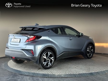 2023 Toyota C-HR - photo 2