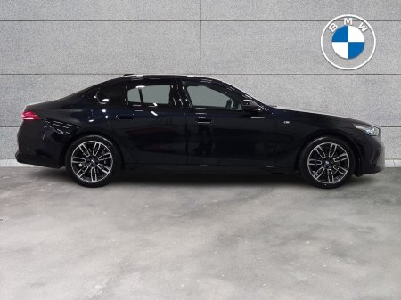 2024 BMW 5-Series - photo 25