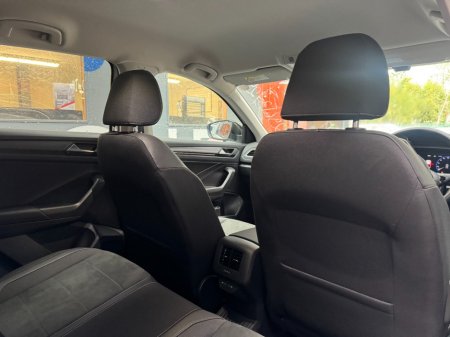 2024 Volkswagen T-Roc - photo 16