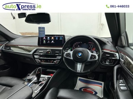 2022 BMW 5-Series - photo 10