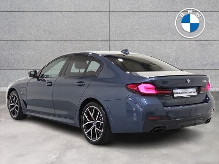 2023 BMW 5-Series - photo 2