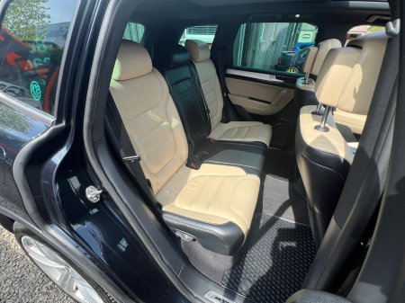 2018 Volkswagen Touareg - photo 12