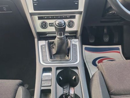 2019 Volkswagen Passat - photo 15