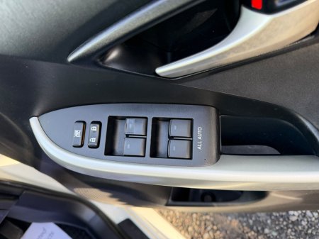 2014 Toyota Prius - photo 13