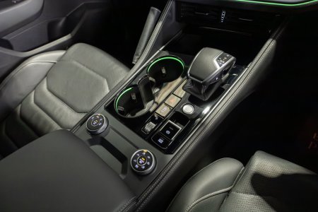 2025 Volkswagen Touareg - photo 19