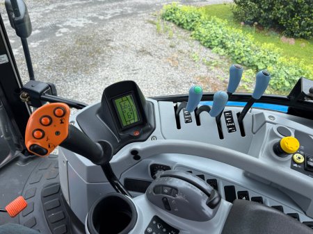 2008 New Holland T6080 - photo 15