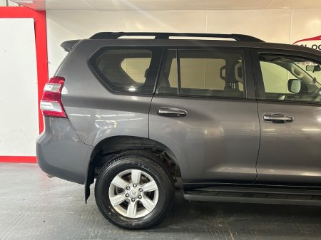 2016 Toyota Land Cruiser - photo 8
