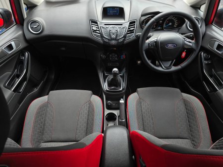 2015 Ford Fiesta - photo 9