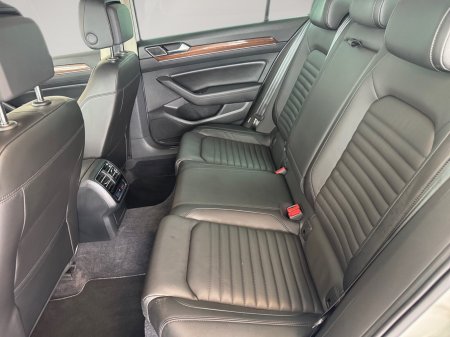 2018 Volkswagen Passat - photo 16