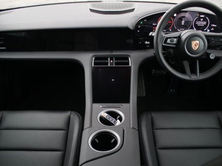 2026 Porsche Taycan - photo 7