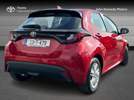 2023 Toyota Yaris - photo 2