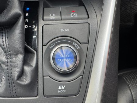 2025 Toyota RAV4 - photo 15