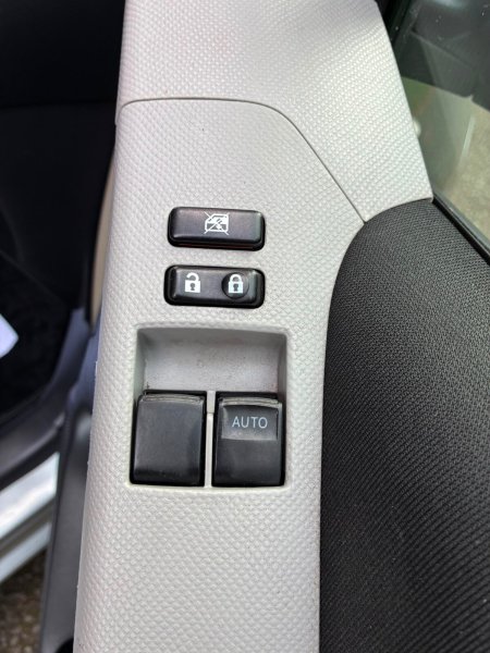 2010 Toyota Yaris - photo 12