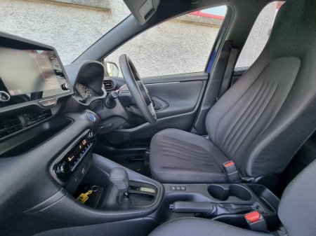 2021 Toyota Yaris - photo 12