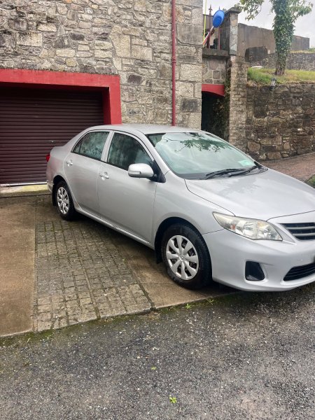 2011 Toyota Corolla - photo 2