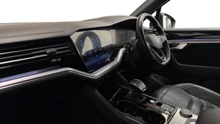2023 Volkswagen Touareg - photo 2