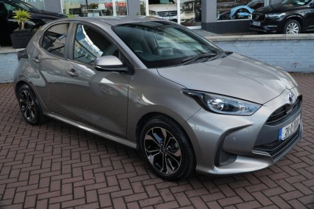 2021 Toyota Yaris - photo 2
