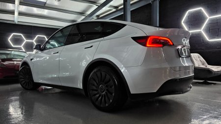 2023 Tesla Model Y - photo 15