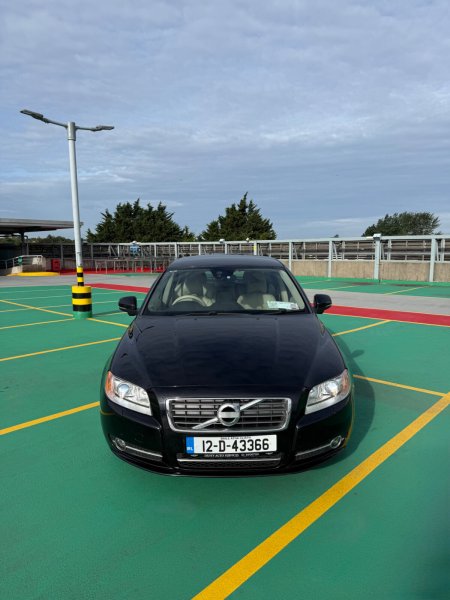 2012 Volvo 80 Series - photo 2