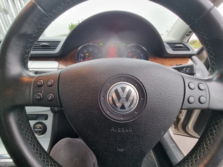 2010 Volkswagen Passat - photo 17