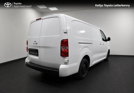 2024 Toyota Proace - photo 2