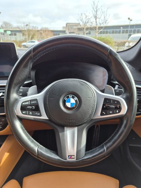 2022 BMW 5-Series - photo 12