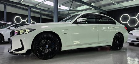 2024 BMW 3-Series - photo 16