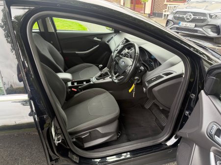 2017 Ford Focus - photo 8