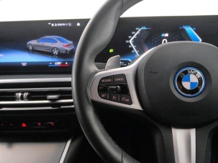 2025 BMW 3-Series - photo 17