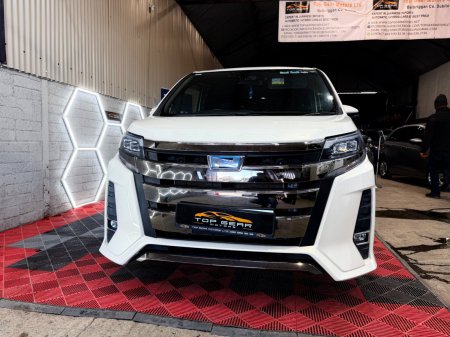 2019 Toyota Noah - photo 2