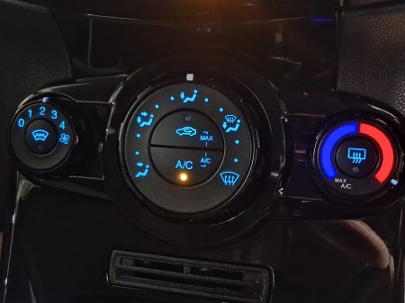 2014 Ford Fiesta - photo 11