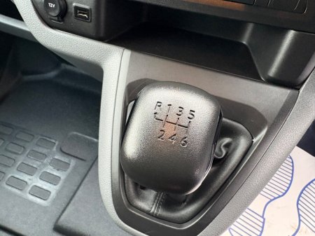 2022 Vauxhall Vivaro - photo 13