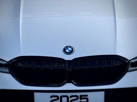 2025 BMW 3-Series - photo 15