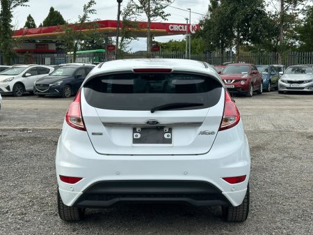 2015 Ford Fiesta - photo 5