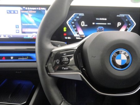2025 BMW i5 - photo 17