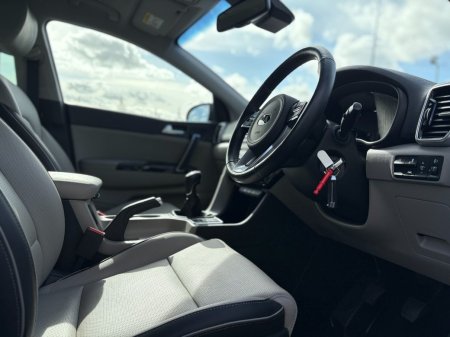2021 Kia Sportage - photo 10