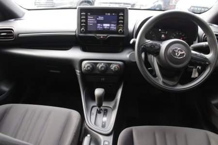 2021 Toyota Yaris - photo 16