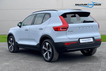 2025 Volvo XC40 - photo 2