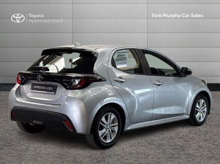 2024 Toyota Yaris - photo 2