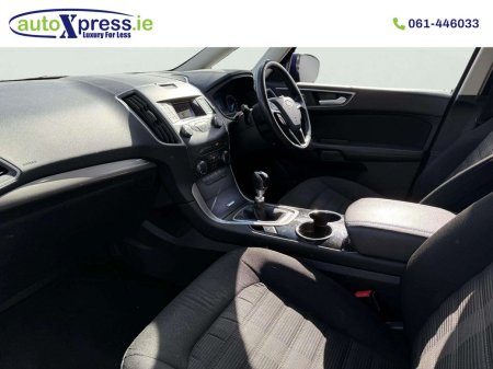 2017 Ford Galaxy - photo 2