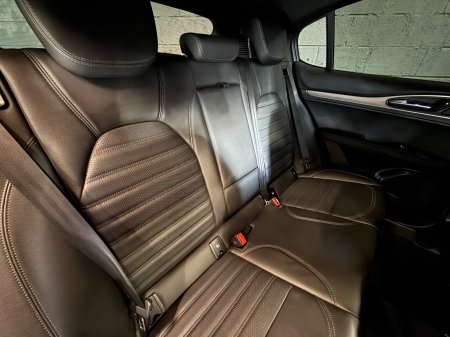 2025 Alfa Romeo Stelvio - photo 7